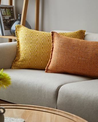 Upcycling-Kissen mit Füllung Garvao [Honig]