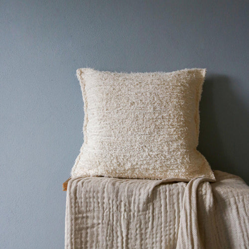 Upcycling-Kissen mit Füllung Selema [Naturweiß]
