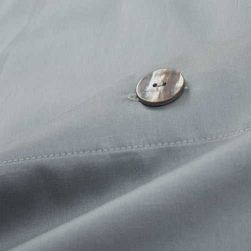 Kissenbezug Millau Helles Grüngrau, 100% gekämmte und merzerisierte Baumwolle | URBANARA Satin-Bettwäsche