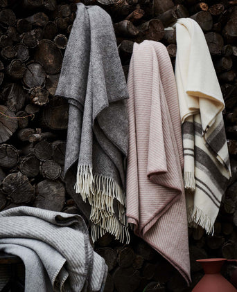 Santaka Wool Blanket rouge & off-white, 100% new wool
